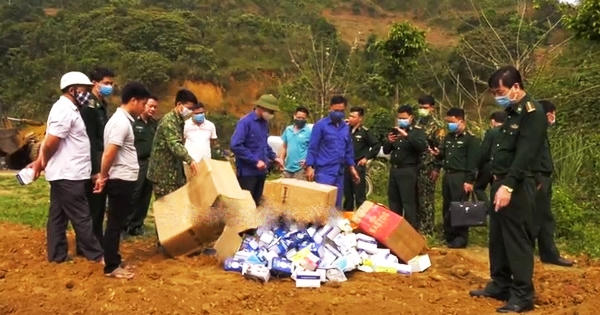 Lào Cai: Tiêu hủy số lượng lớn khẩu trang và pháo hoa