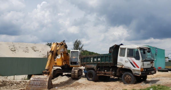 Bà Rịa – Vũng Tàu: Lợi dụng việc nạo vét cảng cá, Công ty Việt Khôi Hưng khai thác cát trái phép?