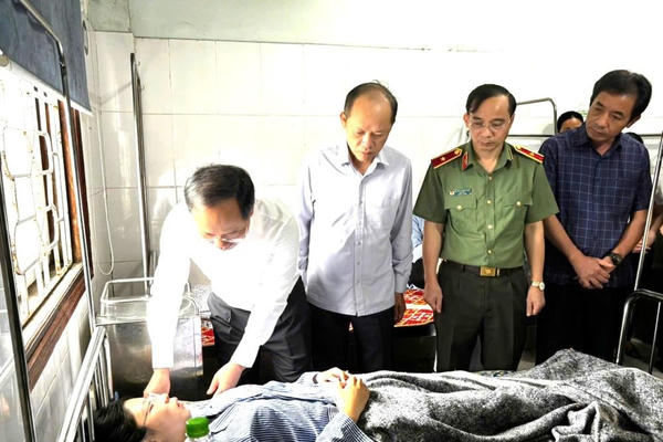 Tập trung cứu chữa nạn nhân vụ tai nạn nghiêm trọng tại Hà Tĩnh