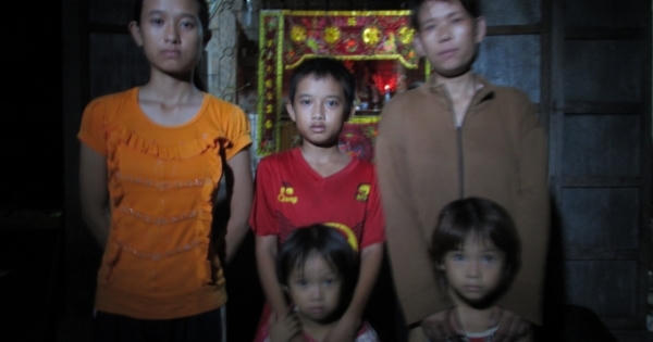 Nghịch cảnh của góa phụ nuôi bốn đứa con nhỏ ăn học