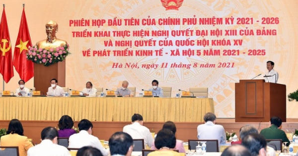 Lựa chọn ưu tiên phù hợp giữa phòng chống dịch và phát triển kinh tế-xã hội Lựa chọn ưu tiên phù hợp giữa phòng chống dịch và phát triển kinh tế-xã hội