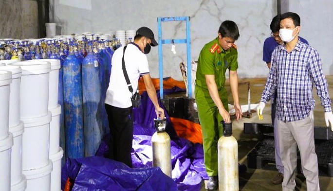 Triệt phá đường dây mua bán, quy trữ hơn 100 tấn nguyên liệu sản xuất "khí cười"
