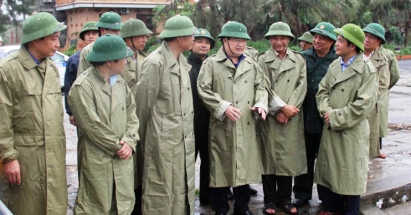 Phó Thủ tướng Trịnh Đình Dũng kiểm tra công tác ứng phó bão tại Nam Định, Thái Bình