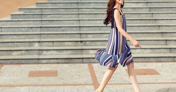 Hoa hậu Jolie Nguyễn gợi ý mặc đẹp với tông màu trầm ngày đầu thu