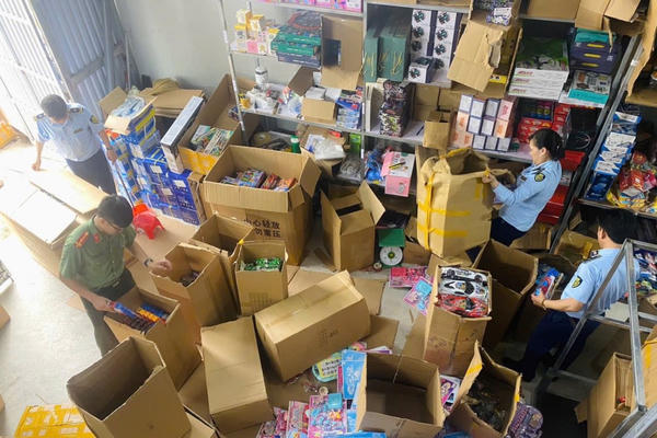 Thu giữ hơn 3000 đồ chơi không rõ nguồn gốc xuất xứ