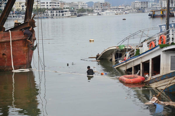 Quảng Ninh: Cần có chính sách hỗ trợ trục vớt tàu du lịch Quảng Ninh: Cần có chính sách hỗ trợ trục vớt tàu du lịch