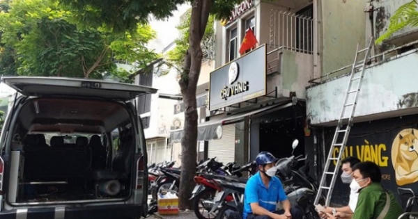 Bàng hoàng phát hiện thi thể phụ nữ đang phân hủy trong căn nhà