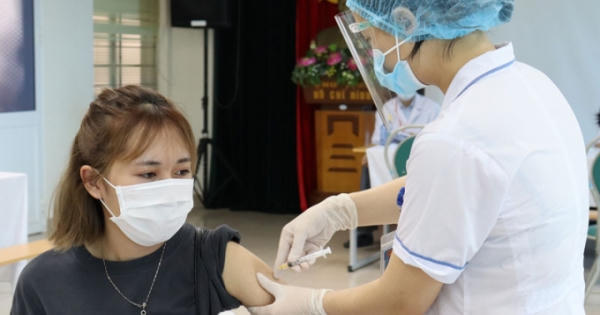 Rà soát đối tượng, tăng cường, đẩy nhanh tiêm chủng vaccine ngừa COVID-19
