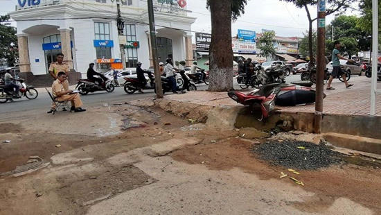 Tông vào trụ đèn đường trong đêm, nam thanh niên thiệt mạng