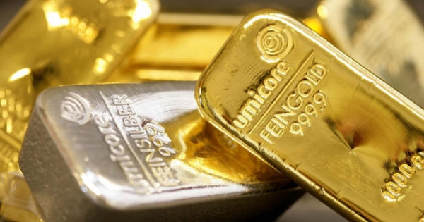 Giá vàng hôm nay 11/7: Vàng leo dốc, USD đổ đèo