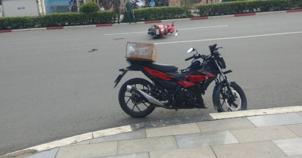 Bình Dương: Va chạm xe máy, 2 người bị thương