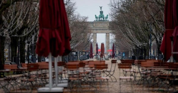 Eurozone rơi vào suy thoái kép trong quý đầu năm 2021 Eurozone rơi vào suy thoái kép trong quý đầu năm 2021