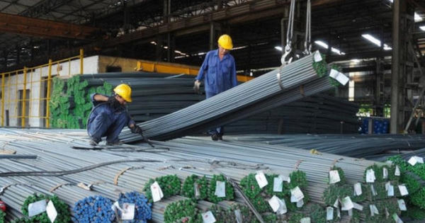 Nhà thầu xây dựng “khóc thét” vì giá thép tăng kỷ lục