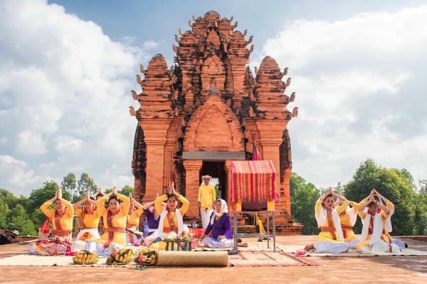 Hoàn thiện thể chế, cơ chế, chính sách về công nghiệp văn hóa