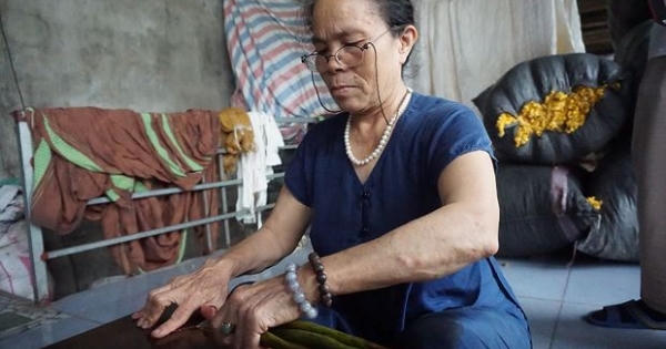 Người phụ nữ khiến sen nhả lụa