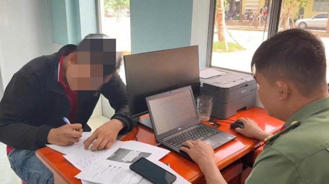 Công an làm việc với Tiktoker đăng video chứa nội dung xuyên tạc