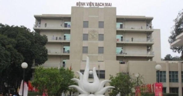 Hơn 200 người xin nghỉ việc tại Bệnh viện Bạch Mai vì lý do gì?