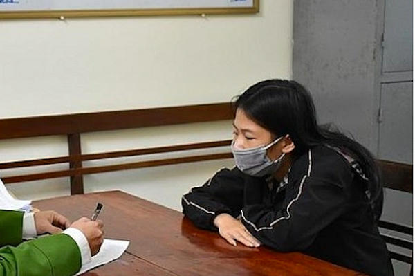 "Nữ quái" đang mang "cái chết trắng" đi bán với giá 220 triệu thì bị bắt giữ