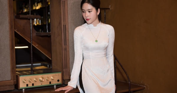 Nam Em: "Tôi hát về chuyện buồn nhiều rồi, giờ chỉ muốn là cô dâu hạnh phúc" Nam Em: "Tôi hát về chuyện buồn nhiều rồi, giờ chỉ muốn là cô dâu hạnh phúc"