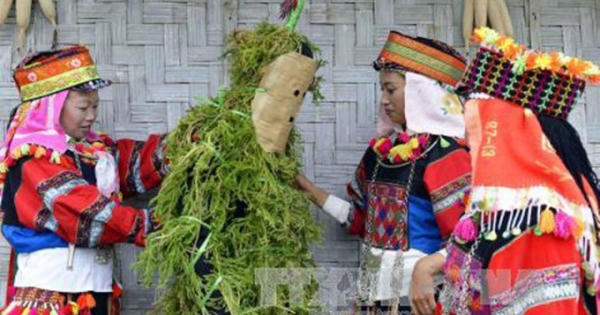 Đặc sắc nghi lễ “Ma Cỏ” rước tổ tiên về nhà thờ cúng của người Lô Lô