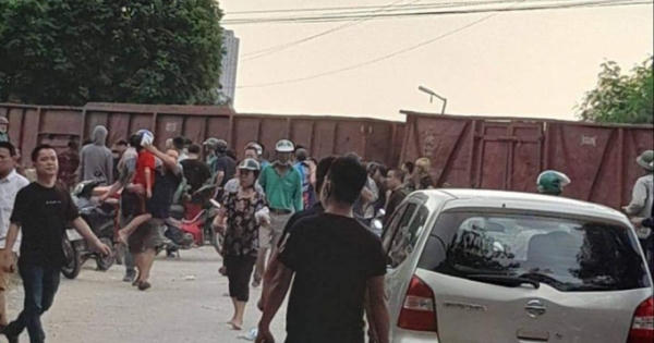 Thông tin mới nhất về vụ tàu hỏa đâm xe khách chở học sinh khiến 6 em bị thương