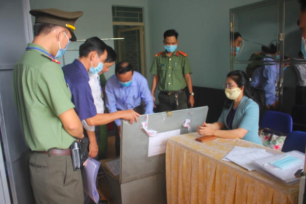 Khởi tố 3 đối tượng có hành vi cố ý làm lộ đề thi tốt nghiệp Trung học phổ thông năm 2023