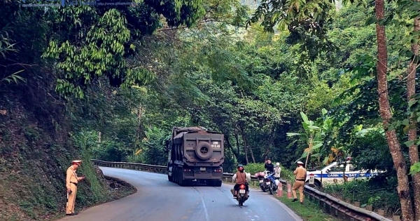 Bắc Kạn: Các xe tải hạng nặng chở khoáng sản có dấu hiệu quá tải vẫn tung tăng trên quốc lộ và tỉnh lộ