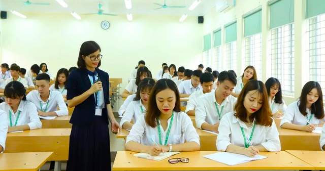 Đẩy mạnh phổ cập giáo dục, phân luồng học sinh trong giáo dục phổ thông