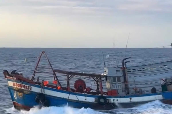 Kiên Giang: Khởi tố vụ án Tổ chức cho người khác xuất cảnh trái phép