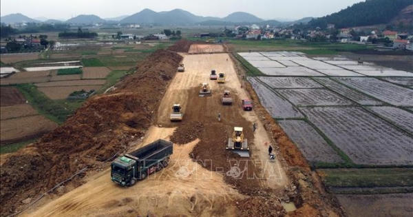 Bàn giao mặt bằng đúng tiến độ để khởi công cao tốc Bắc - Nam giai đoạn 2