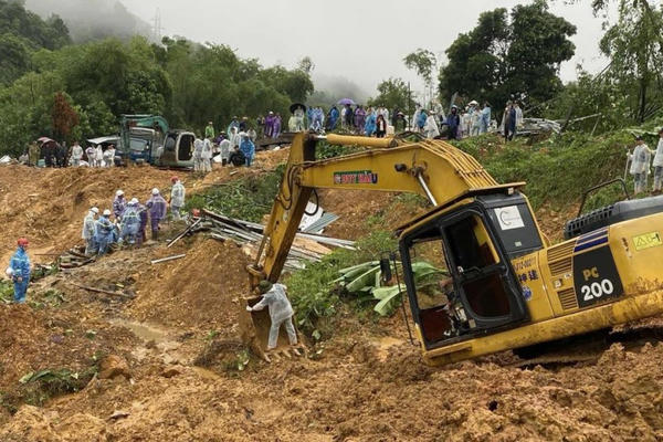 Hà Giang tích cực tìm kiếm các nạn nhân mất tích trong vụ sạt lở đất trên QL2
