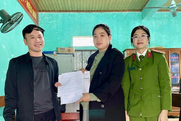 Hà Tĩnh: Công an thị trấn Lộc Hà hỗ trợ công dân trả lại 1,7 tỷ đồng cho người chuyển khoản nhầm
