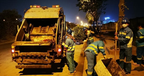 Những "người hùng thầm lặng” thức trắng đêm làm đẹp thành phố