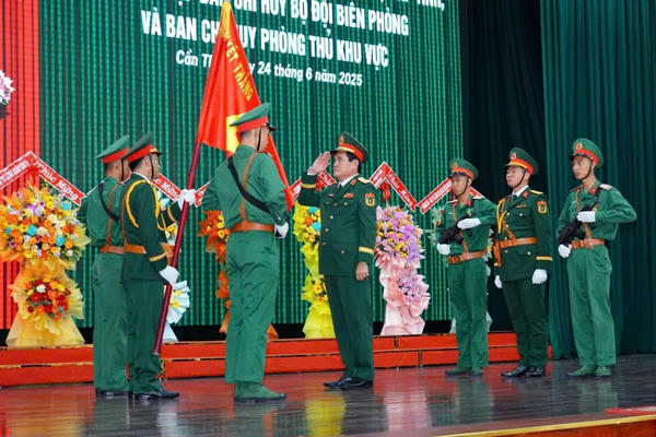 Quân khu 9 công bố quyết định sáp nhập và tổ chức lại các cơ quan quân sự