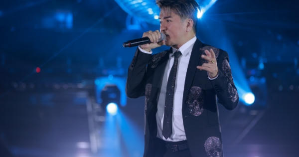 Đàm Vĩnh Hưng đem loạt hit lên sân khấu, khẳng định đẳng cấp hát live