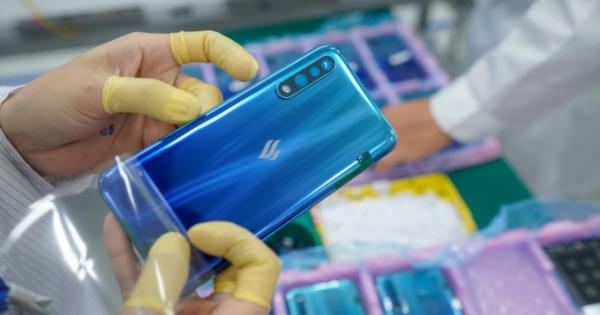 Hãng di động nào tăng trưởng ấn tượng nhất thị trường Việt 12 tháng qua?