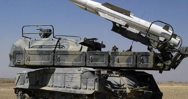 Hình ảnh đầu tiên tại sân bay Syria sau khi bị tên lửa Mỹ tấn công