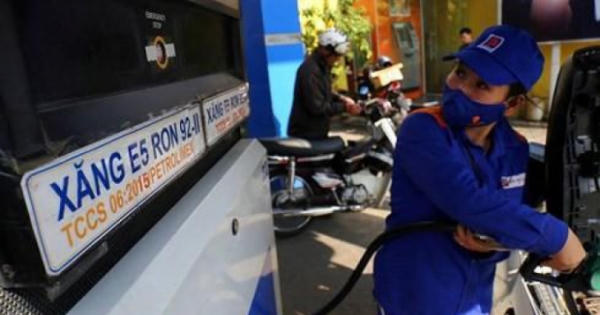Giá xăng hôm nay tăng 923 đồng/lít, không giảm như người dân mong muốn