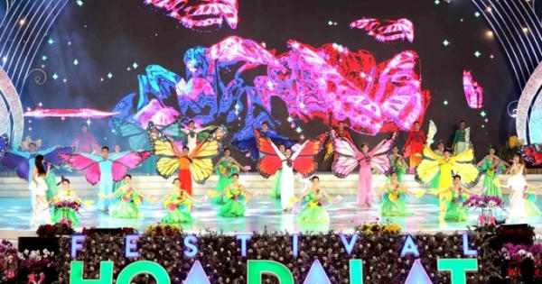 Hơn 5.000 lượt du khách đến 'xứ ngàn hoa' Hơn 5.000 lượt du khách đến 'xứ ngàn hoa'