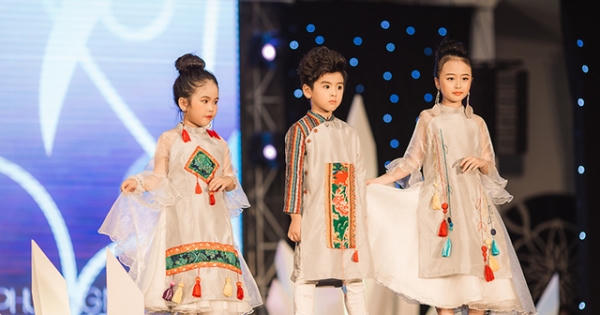 100 mẫu nhí tự tin sải bước trên sàn catwalk