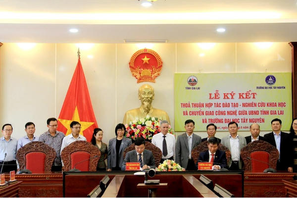 UBND tỉnh Gia Lai và Trường Đại học Tây Nguyên ký kết thỏa thuận hợp tác