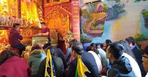 Xuyên Việt để 'trấn yểm': Thầy Long vi phạm phòng chống dịch thế nào?