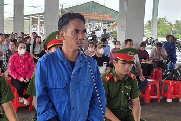Xét xử lưu động 02 vụ án “Tổ chức cho người khác xuất cảnh trái phép” vi phạm đánh bắt hải sản IUU