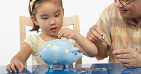 Dạy con quản lý chi tiêu ở tuổi nào là hợp lý?