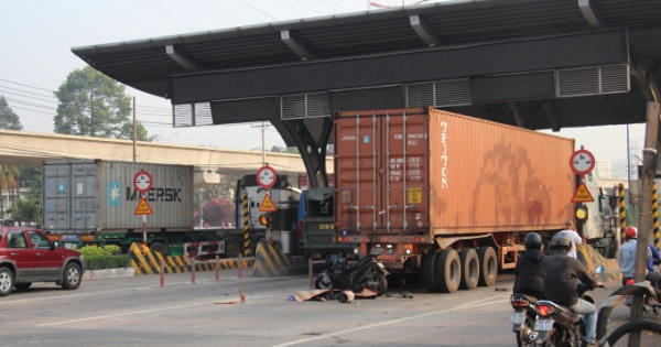 Phóng nhanh, người đàn ông quốc tịch Úc chết thảm trong đêm