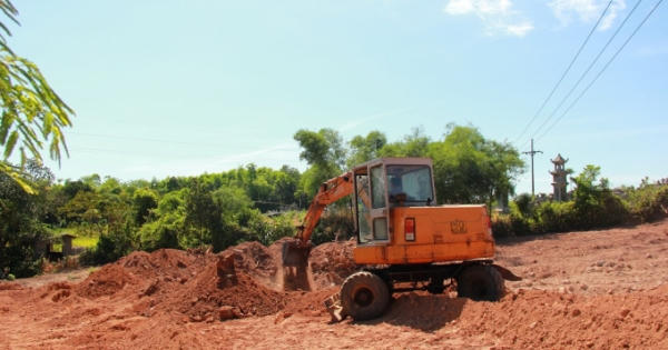 Vụ san ủi lăng vợ vua Tự Đức: Mời luật sư, khởi kiện…?