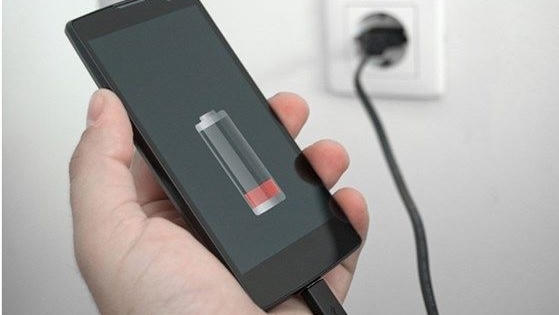 Hà Tĩnh: Đang sạc pin điện thoại người phụ nữ bị điện giật tử vong