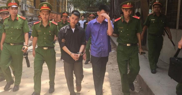 Bà lão thuê người “xử” trai trẻ