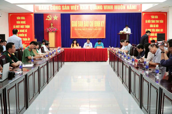 Kinh tế An Giang 10 tháng đầu năm duy trì đà tăng trưởng, tập trung đẩy nhanh dự án APEC