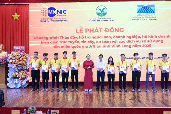 Vĩnh Long hỗ trợ người dân, doanh nghiệp, hộ kinh doanh sử dụng tên miền quốc gia “.vn” Vĩnh Long hỗ trợ người dân, doanh nghiệp, hộ kinh doanh sử dụng tên miền quốc gia “.vn”